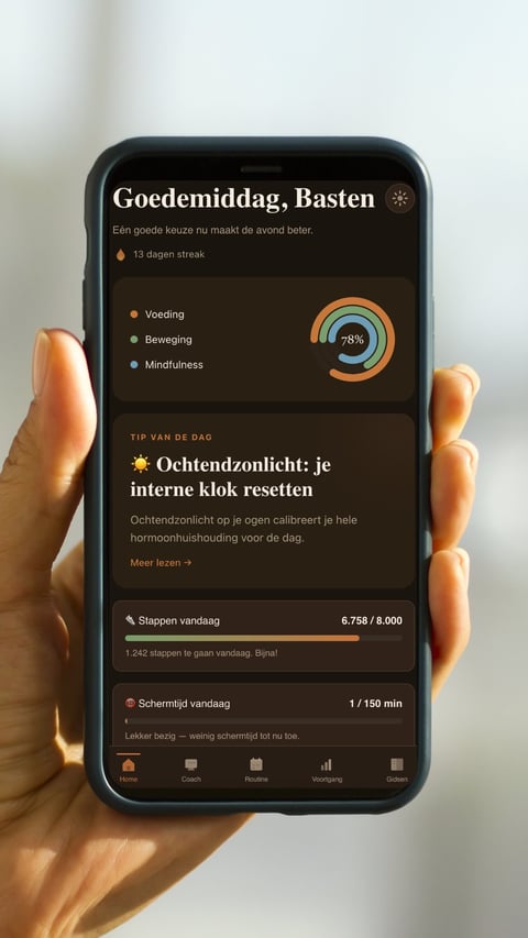 VITAAL app homepage met Schermtijd en navigatie menu